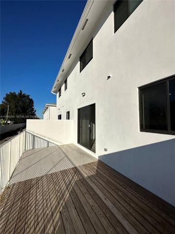 4631 SW 32nd Ave 4C, Dania Beach, FL 33312