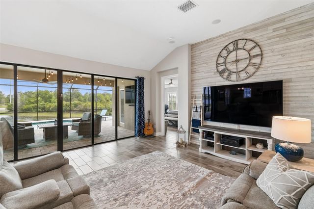 14622 RED CASTLE AVENUE, Lithia, FL 33547