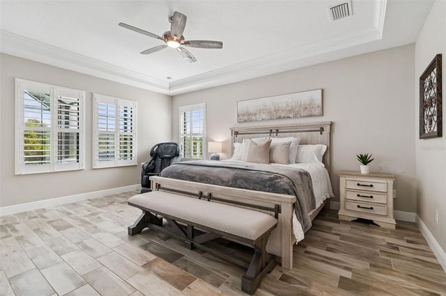 14622 RED CASTLE AVENUE, Lithia, FL 33547