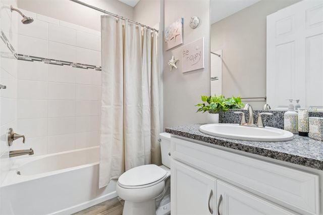 14622 RED CASTLE AVENUE, Lithia, FL 33547