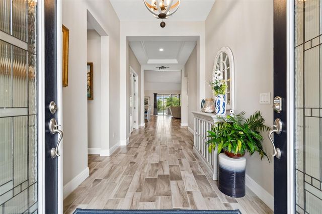 14622 RED CASTLE AVENUE, Lithia, FL 33547