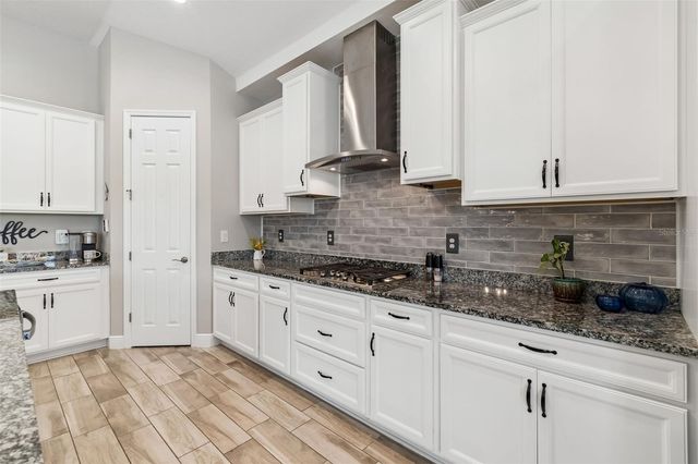 14622 RED CASTLE AVENUE, Lithia, FL 33547