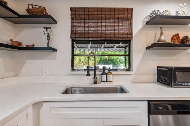 1411 E HENRY AVENUE, Tampa, FL 33604