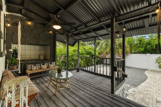 1411 E HENRY AVENUE, Tampa, FL 33604