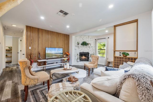 1411 E HENRY AVENUE, Tampa, FL 33604