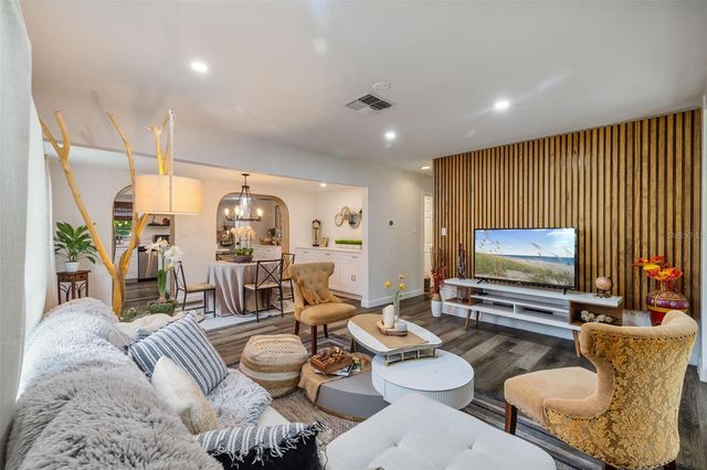 1411 E HENRY AVENUE, Tampa, FL 33604