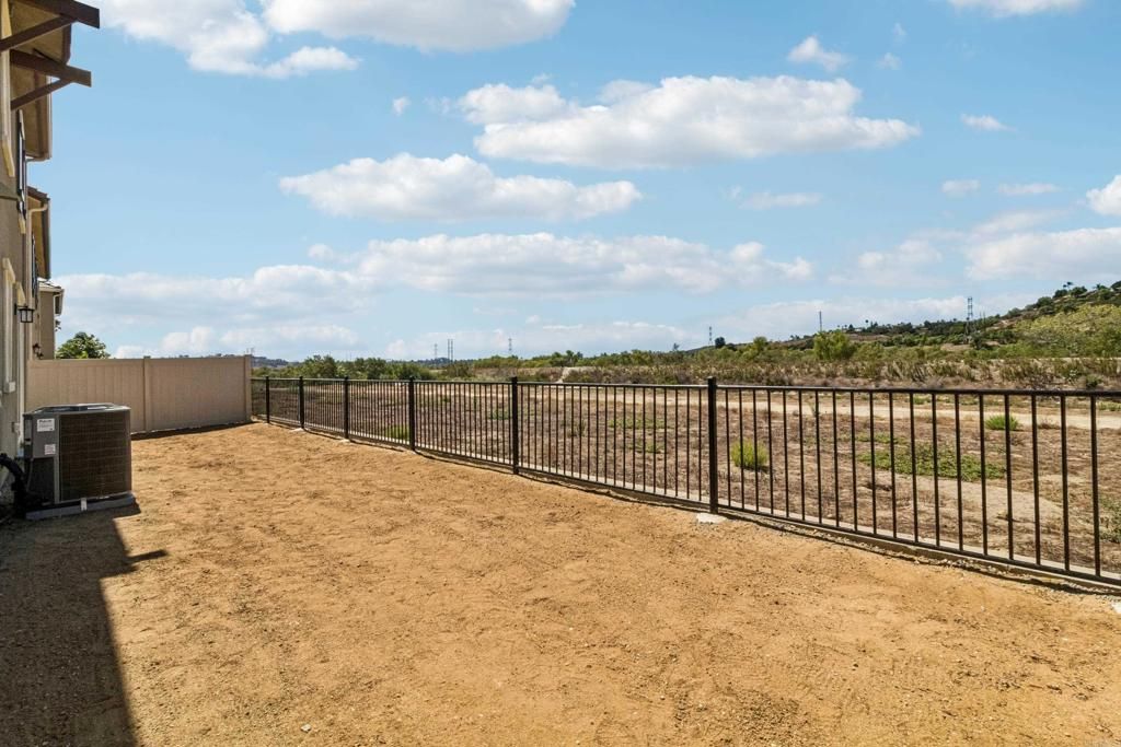 725 Kingbird Loop, Oceanside, CA 92058 — photo 4