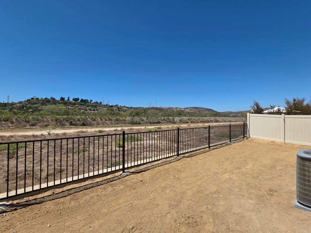 725 Kingbird Loop, Oceanside, CA 92058 — photo 5