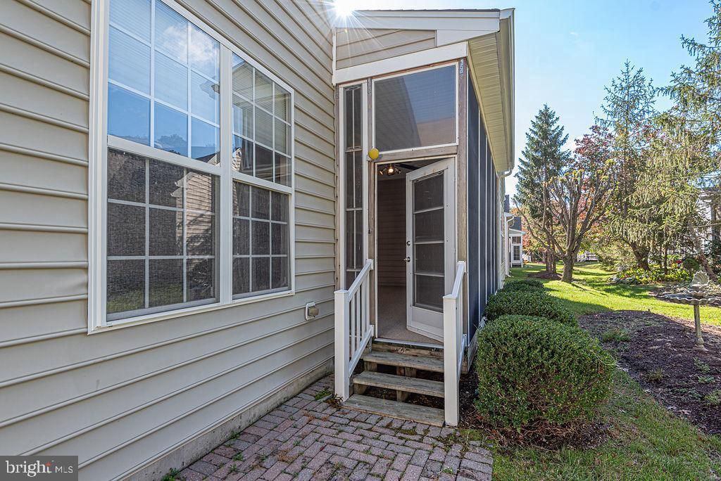 Image 23 of property listing at 8 LONG POINT CT, Ocean Pines, MD 21811