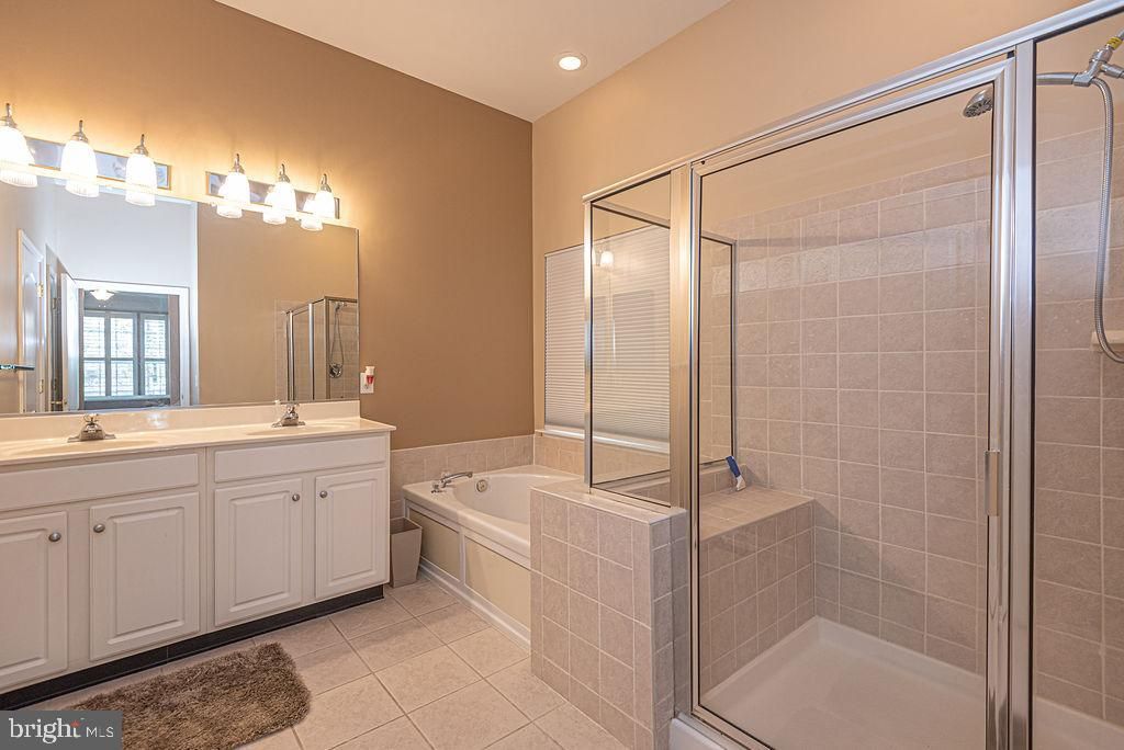 Image 29 of property listing at 8 LONG POINT CT, Ocean Pines, MD 21811