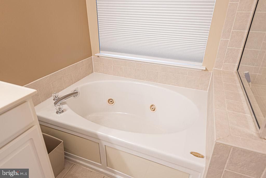 Image 30 of property listing at 8 LONG POINT CT, Ocean Pines, MD 21811