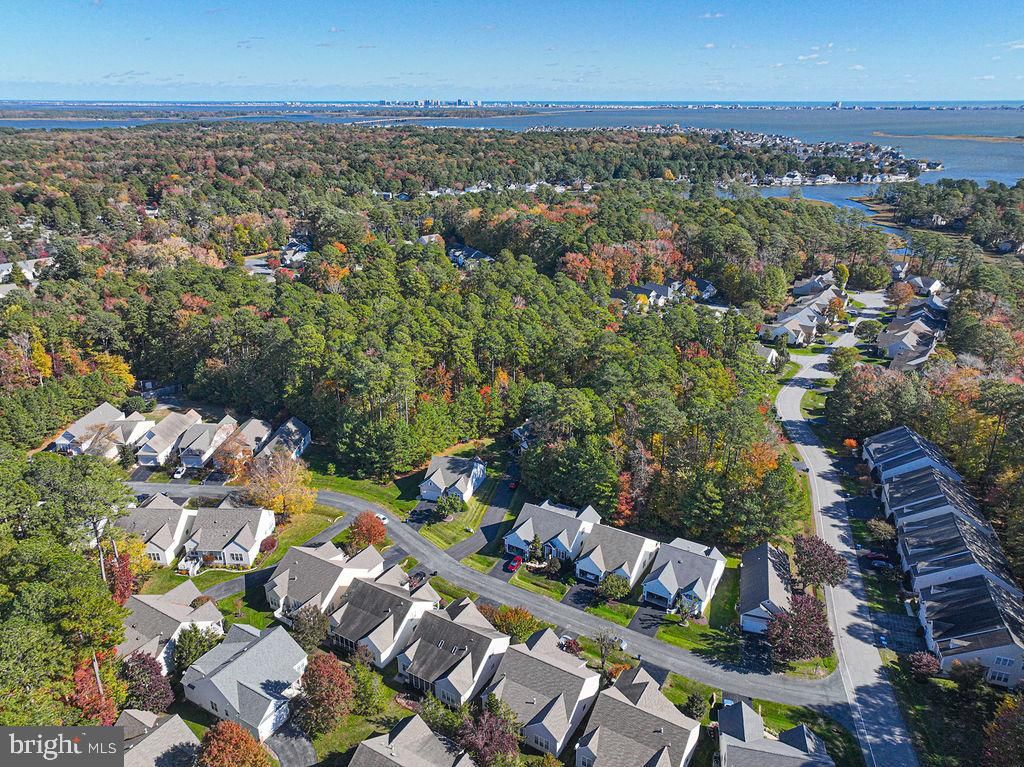 Image 65 of property listing at 8 LONG POINT CT, Ocean Pines, MD 21811