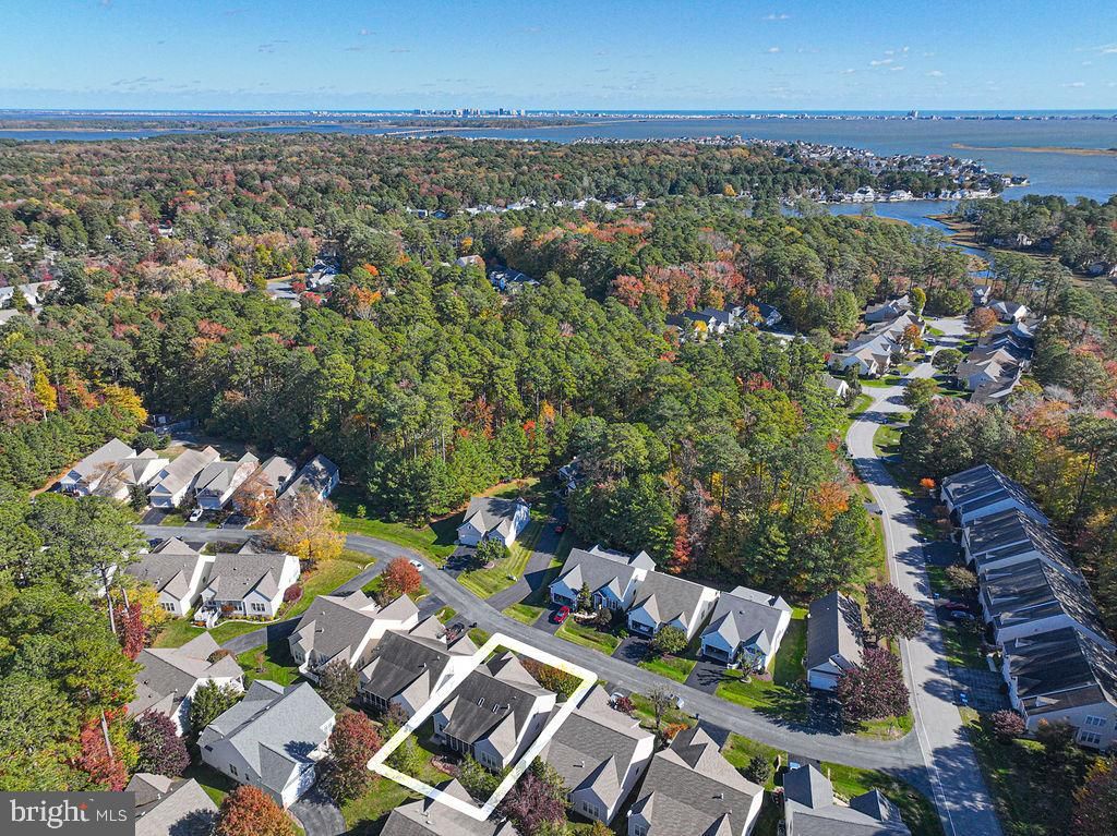 Image 66 of property listing at 8 LONG POINT CT, Ocean Pines, MD 21811