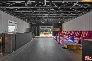 8687 Venice Boulevard, Los Angeles, CA 90034