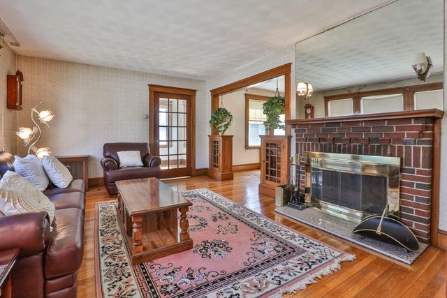 14 Crown St, Milton, MA 02186