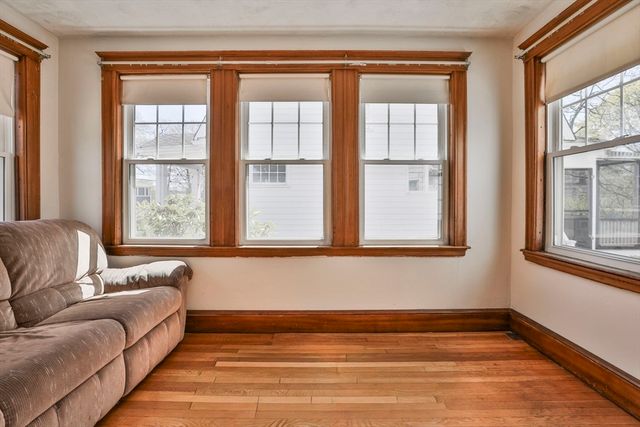 14 Crown St, Milton, MA 02186