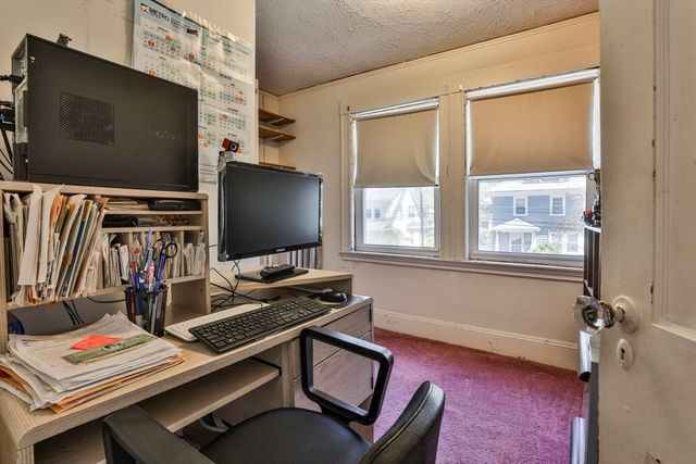 14 Crown St, Milton, MA 02186