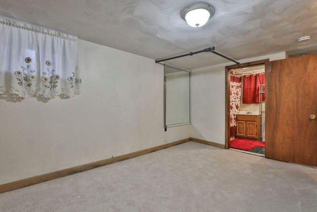14 Crown St, Milton, MA 02186