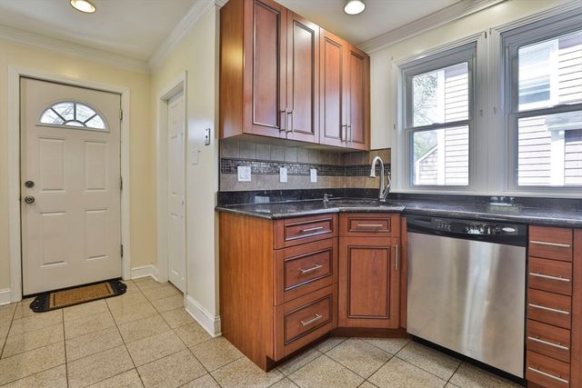 14 Crown St, Milton, MA 02186