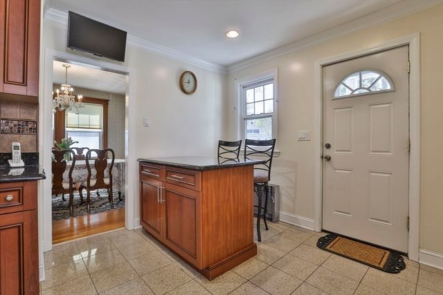 14 Crown St, Milton, MA 02186