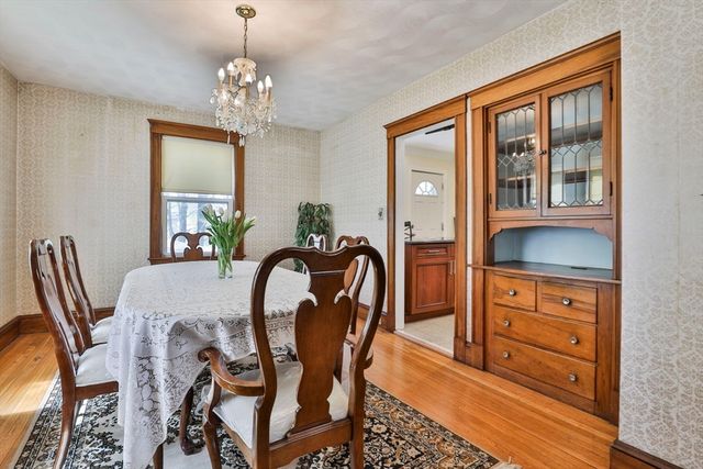 14 Crown St, Milton, MA 02186