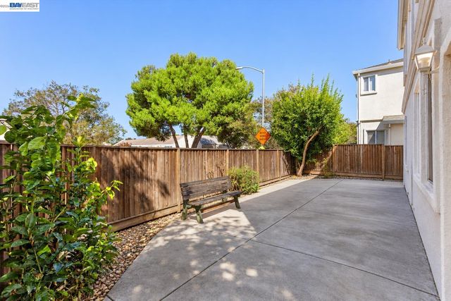 11 fallen leaf, Rodeo, CA 94572