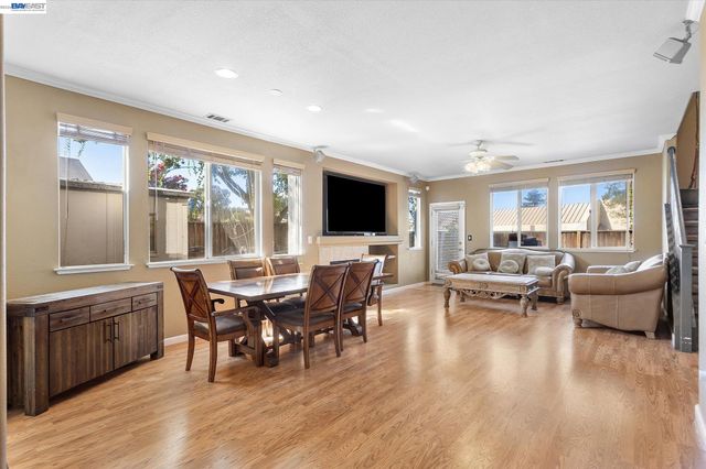 11 fallen leaf, Rodeo, CA 94572