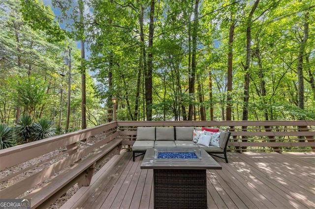 105 INDIAN OAK Drive, Waleska, GA 30183