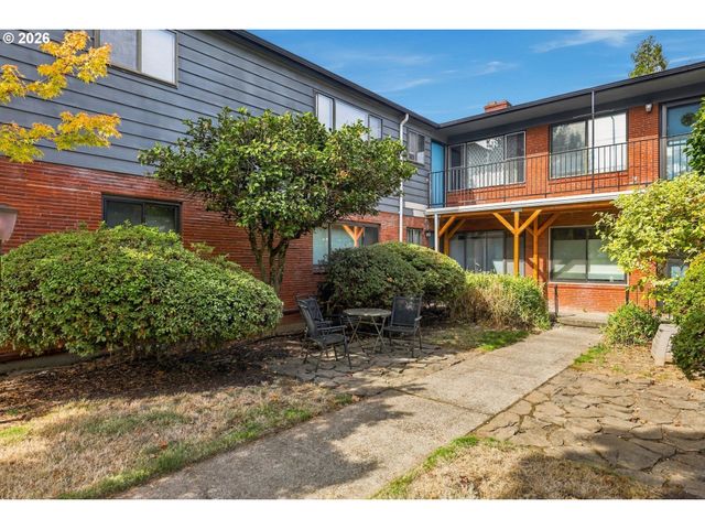 3911 Ne KILLINGSWORTH St 10, Portland, OR 97211