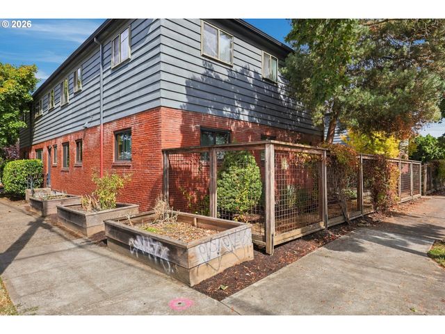 3911 Ne KILLINGSWORTH St 10, Portland, OR 97211