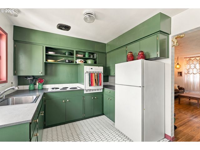 3911 Ne KILLINGSWORTH St 10, Portland, OR 97211