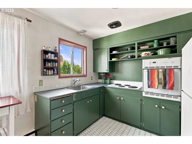 3911 Ne KILLINGSWORTH St 10, Portland, OR 97211