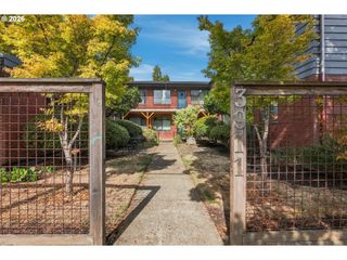 3911 Ne KILLINGSWORTH St 10, Portland, OR 97211