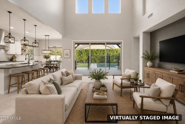 4247 E COMSTOCK Drive, Gilbert, AZ 85296