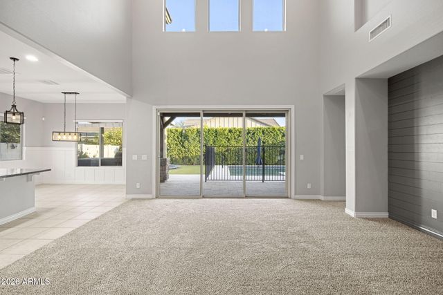 4247 E COMSTOCK Drive, Gilbert, AZ 85296