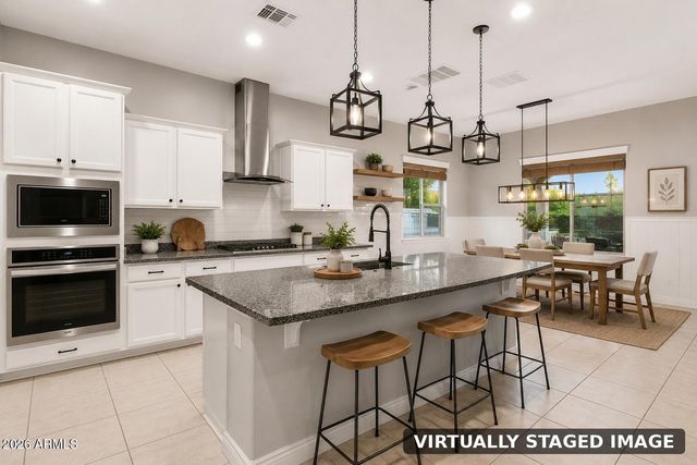 4247 E COMSTOCK Drive, Gilbert, AZ 85296