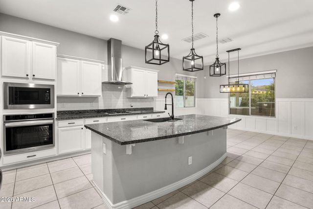 4247 E COMSTOCK Drive, Gilbert, AZ 85296