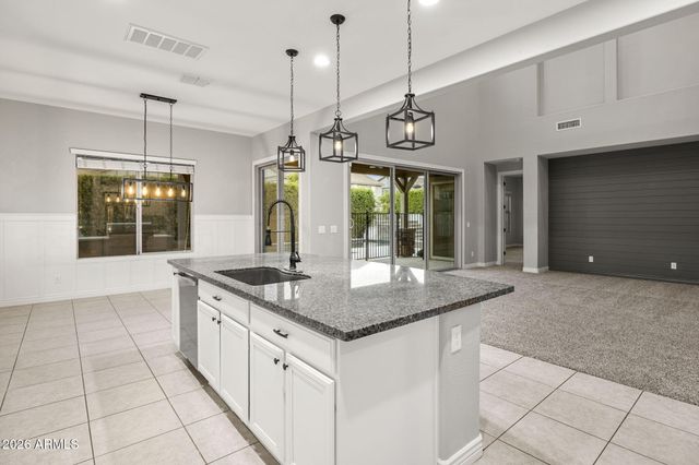 4247 E COMSTOCK Drive, Gilbert, AZ 85296