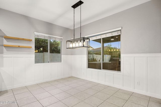 4247 E COMSTOCK Drive, Gilbert, AZ 85296