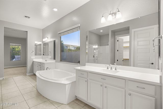 4247 E COMSTOCK Drive, Gilbert, AZ 85296