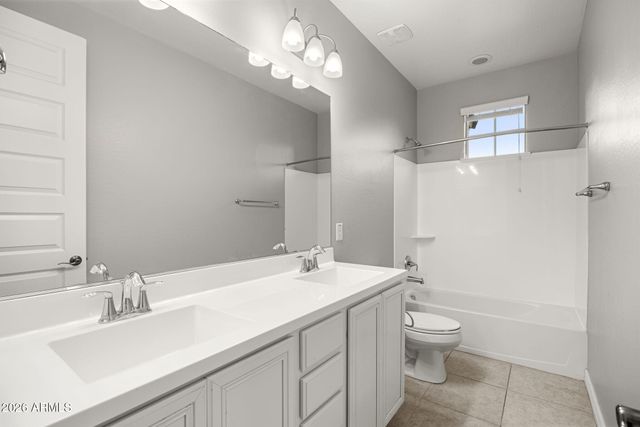 4247 E COMSTOCK Drive, Gilbert, AZ 85296