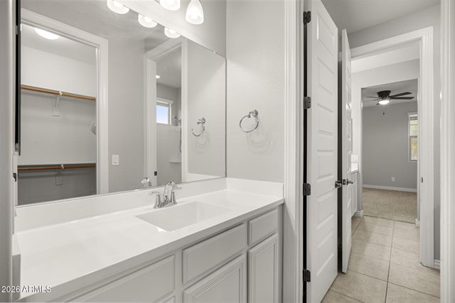 4247 E COMSTOCK Drive, Gilbert, AZ 85296