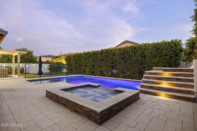 4247 E COMSTOCK Drive, Gilbert, AZ 85296