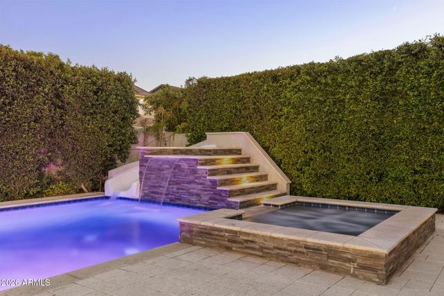 4247 E COMSTOCK Drive, Gilbert, AZ 85296