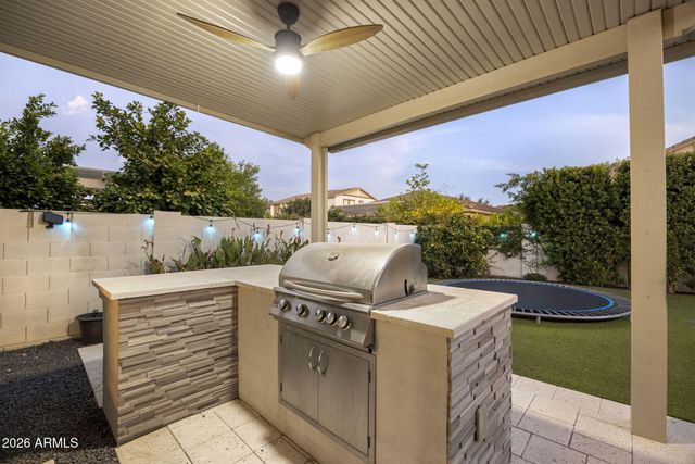 4247 E COMSTOCK Drive, Gilbert, AZ 85296