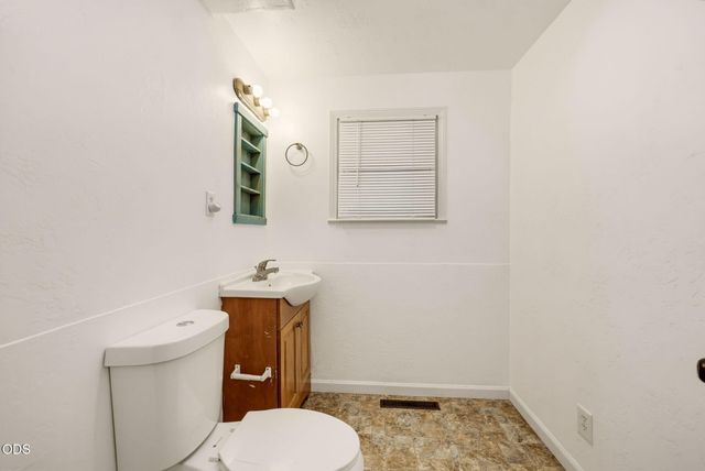 2082 NE Fairview Avenue, Grants Pass, OR 97526