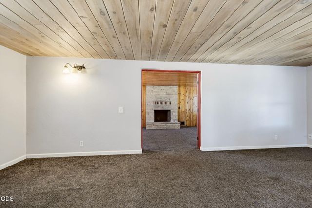 2082 NE Fairview Avenue, Grants Pass, OR 97526