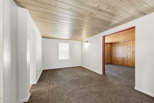 2082 NE Fairview Avenue, Grants Pass, OR 97526