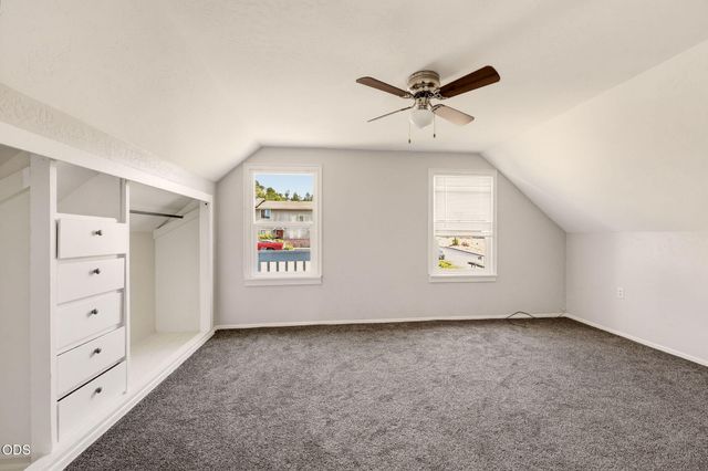 2082 NE Fairview Avenue, Grants Pass, OR 97526