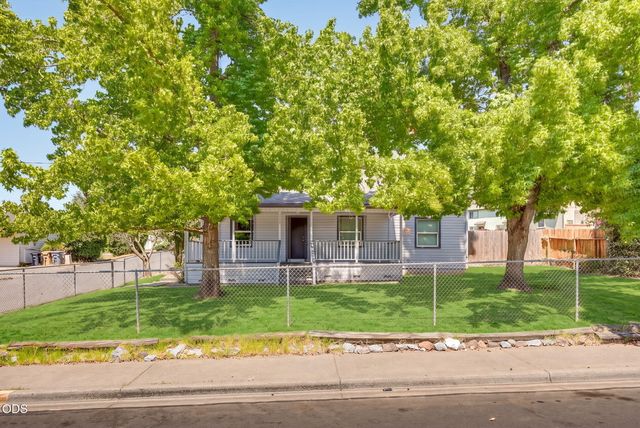 2082 NE Fairview Avenue, Grants Pass, OR 97526
